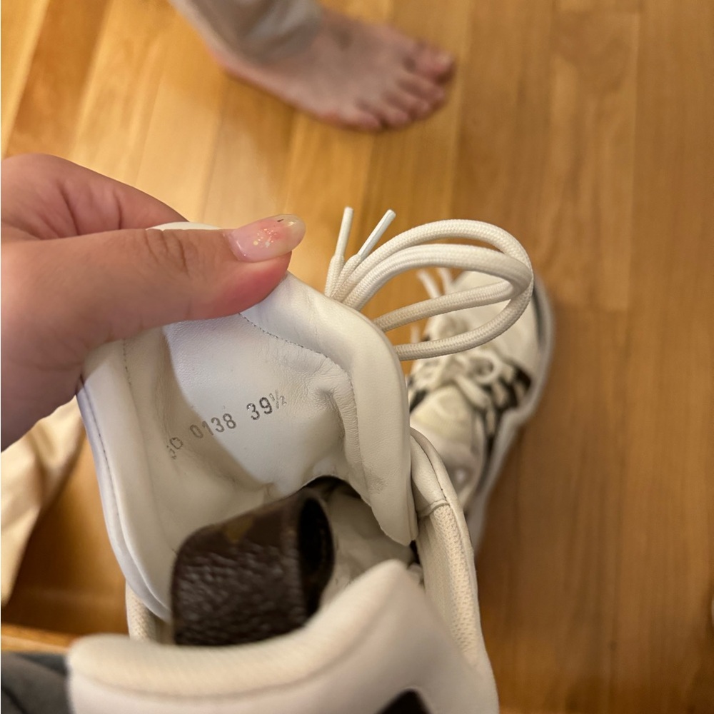 Louis Vuitton Archlight Sneaker - Picture 2 of 6